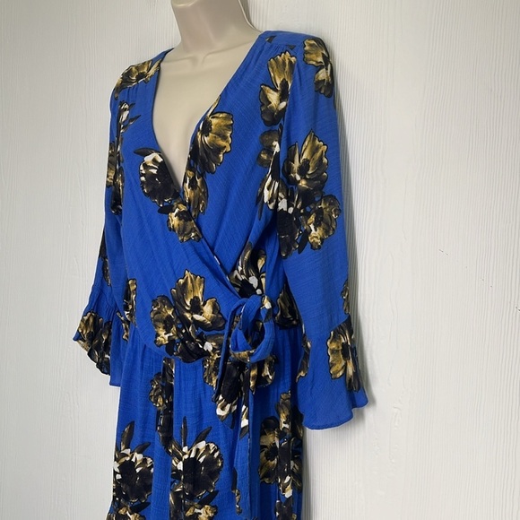 Free People - All The Right Ruffles Bright Blue Floral Short Romper Size Medium - Picture 7 of 13